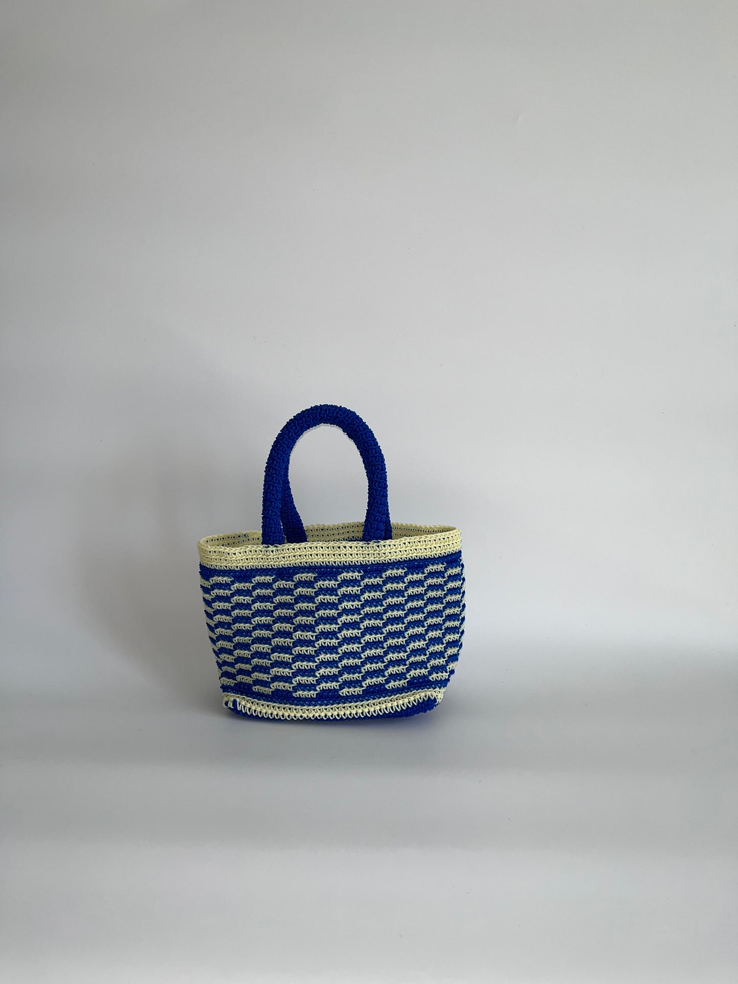 N°19SC - SAC CROCHET STRIE XS - MINI - bleu foncé & écru